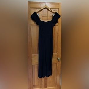 Fransesca’s Black Linen Jumpsuit